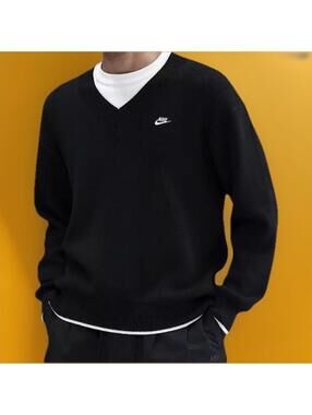 $90 Nike Sportswear Club V-Neck Sweater Black HV1419 Men's Size Medium